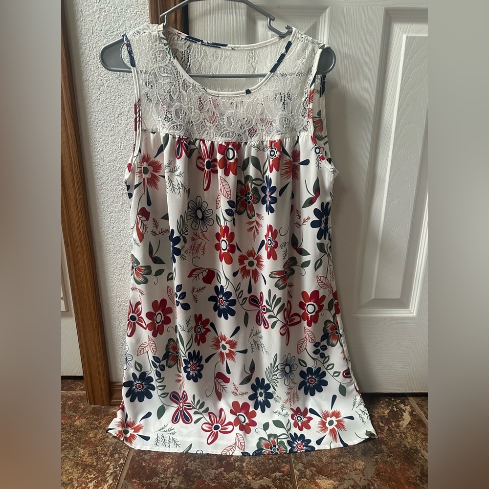 Floral Lace Trim Dress!